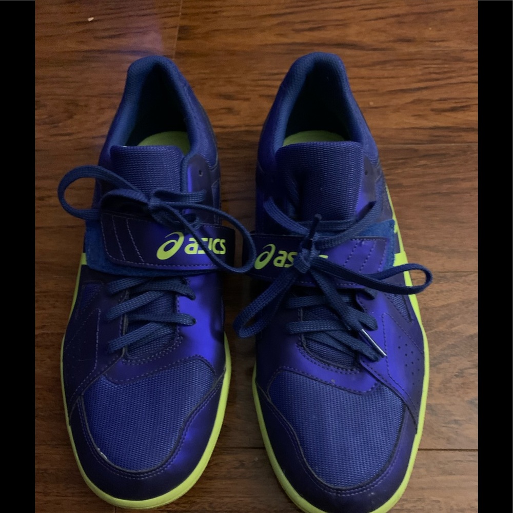 ASICS shot putters shoes